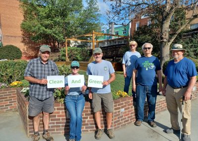 2025 Clean and Green Volunteers for the Luray Hawksbill Greenway